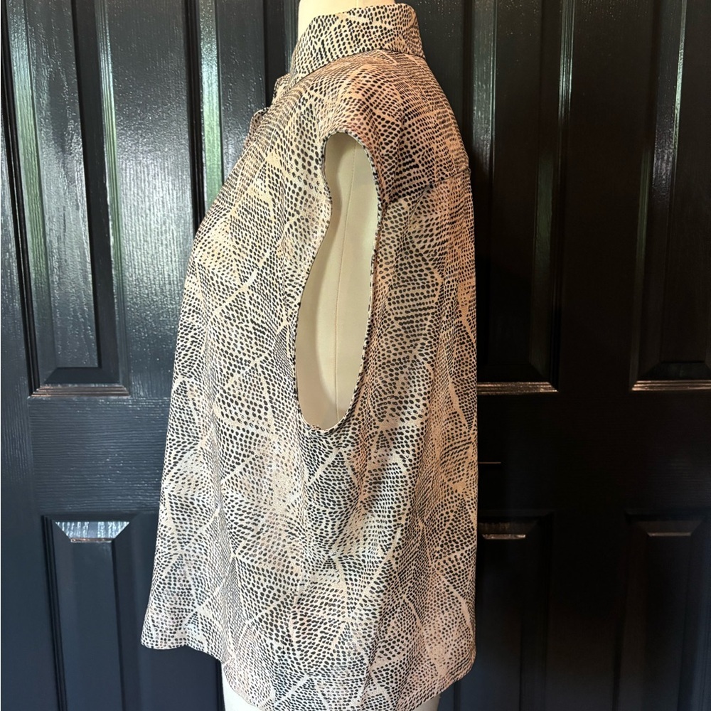 Third Form Patterned Sleeveless Blouse - image 4